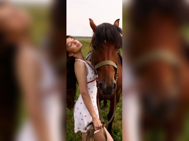 Welcome to cammodel profile for CarolinaBrava: Legs, feet & shoes
