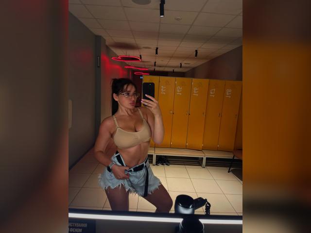 Why not cam2cam with sexy0and018hot