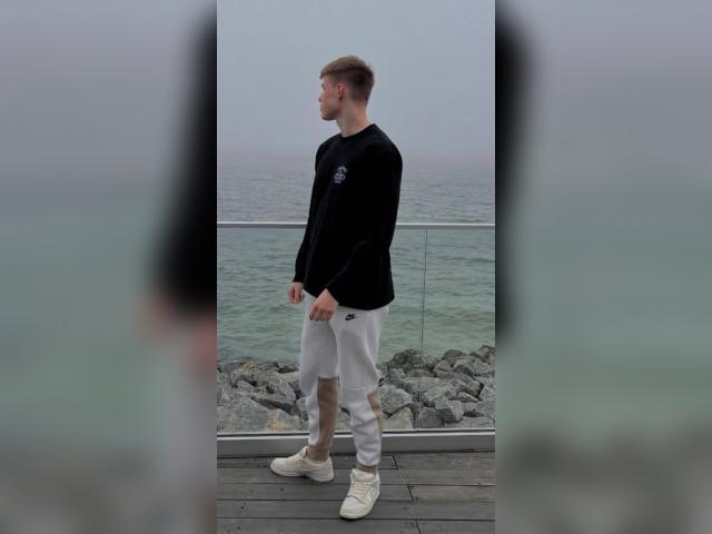 Welcome to cammodel profile for HotGent: Legs, feet & shoes