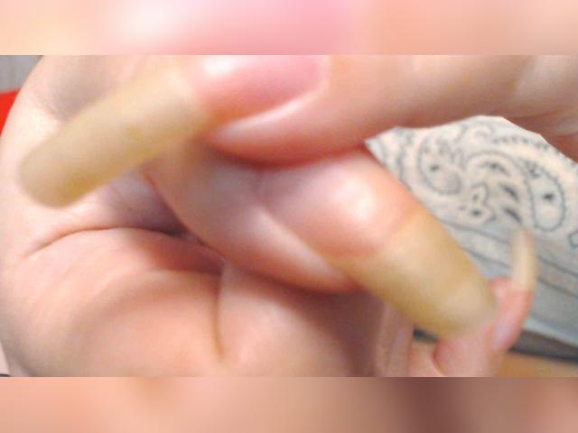 Welcome to cammodel profile for LuckyLilu: Nails