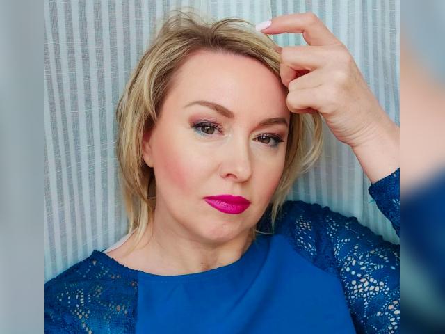 Welcome to cammodel profile for AriaDream: Dancing