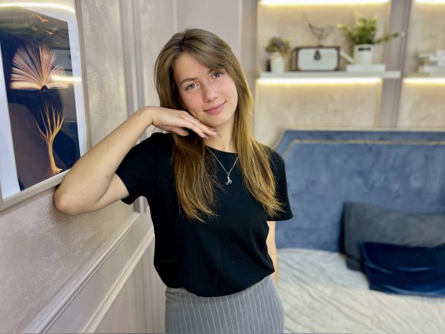 Adult chat with MiaL30: Nails
