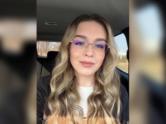 Adult chat with MemorableLady: Ask about my other interests