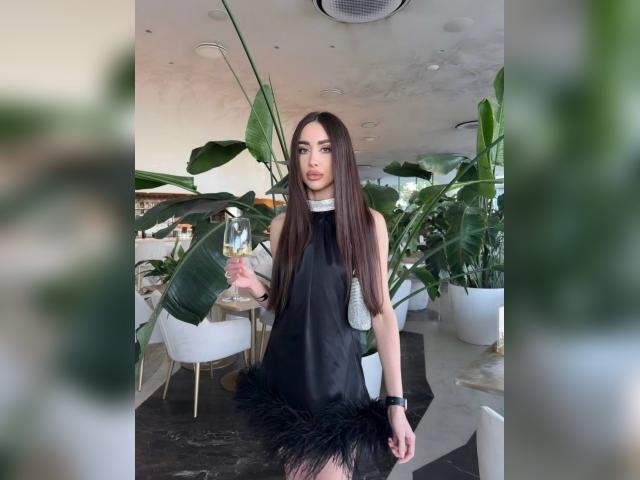 Welcome to cammodel profile for Aminaaa: Dancing