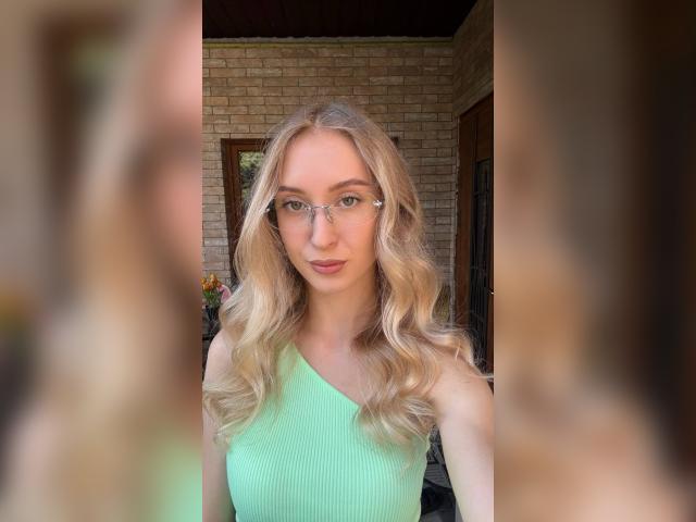 Adult chat with ShineBright333: Ask about my other interests