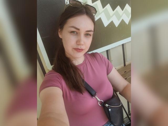 Why not cam2cam with Rima33