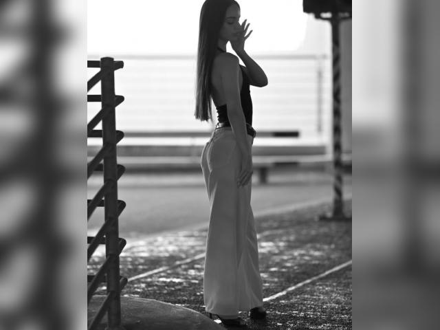 Welcome to cammodel profile for SweetLuckyKiss1: Dancing