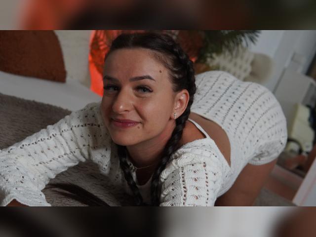 Adult chat with KylieNoir: Legs, feet & shoes