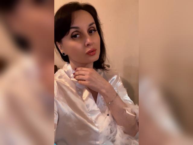 Welcome to cammodel profile for TishaSun: Lingerie & stockings