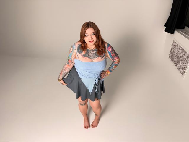 Why not cam2cam with SunshineHeart: Piercings & tattoos