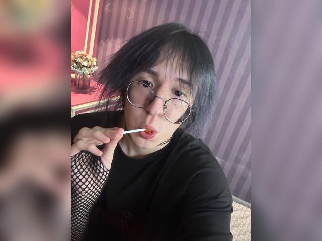Welcome to cammodel profile for KurtCrimsons: Kissing