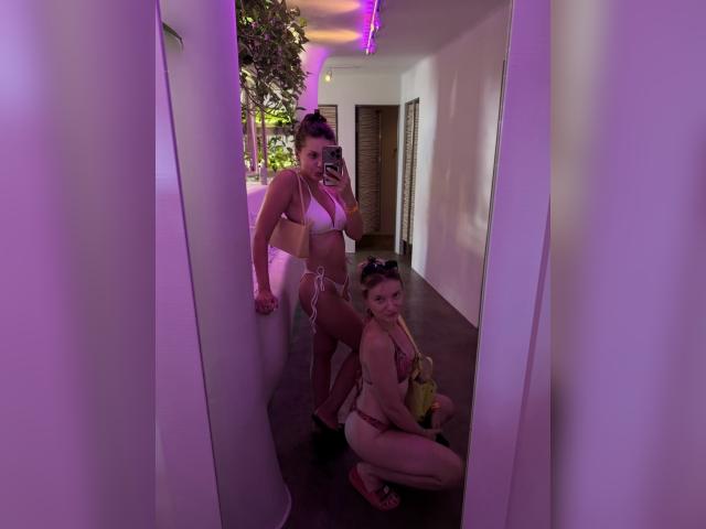 Adult chat with MilanaAndValeri: Legs, feet & shoes
