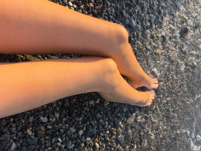 Welcome to cammodel profile for DarkxAngel: Legs, feet & shoes