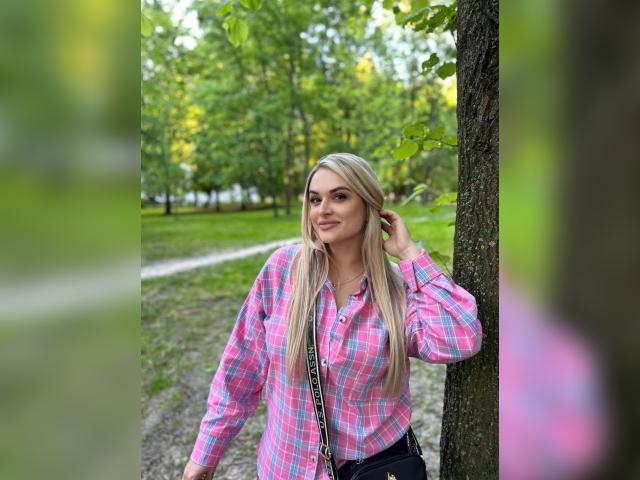 Welcome to cammodel profile for YourBlondes: Ask about my other interests