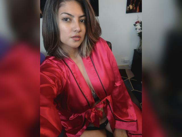 Connect with webcam model WayraFetish: Lingerie & stockings