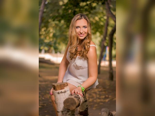 Welcome to cammodel profile for FoxyDream: Cooking