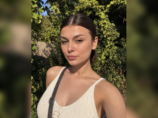 Welcome to cammodel profile for KiraVibe