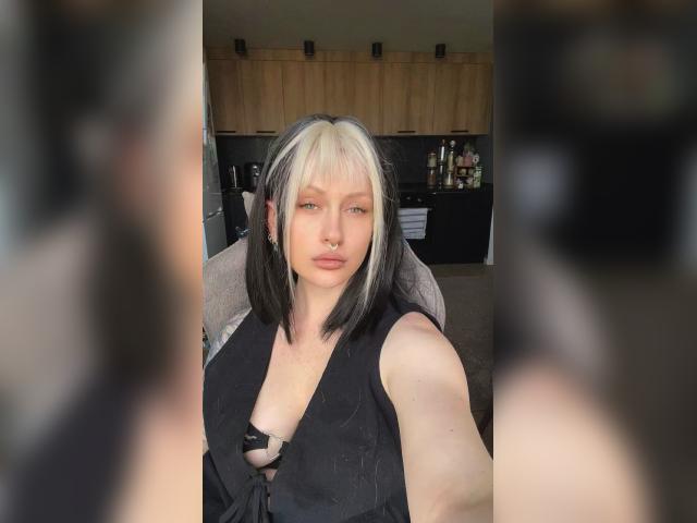 Adult webcam chat with Muse007: Piercings & tattoos
