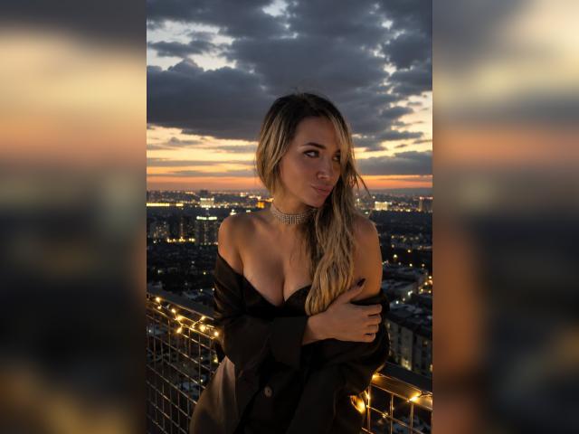 Welcome to cammodel profile for KatVibe: Nails