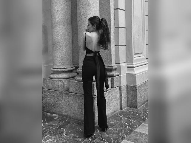 Welcome to cammodel profile for Kessy1245: Dancing