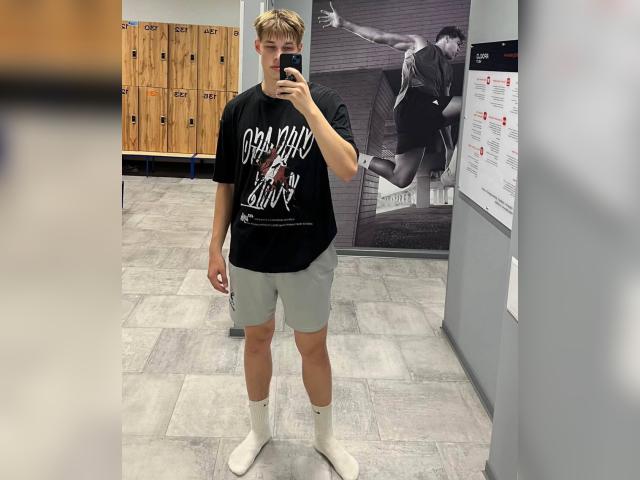 Adult chat with HotGent: Outfits