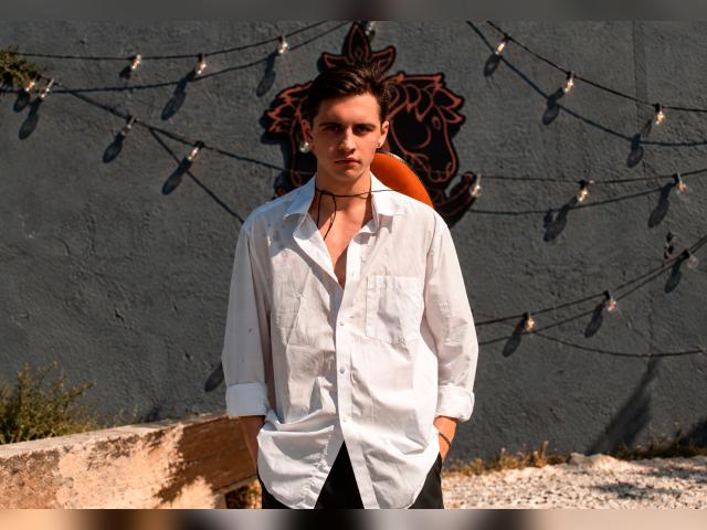 Welcome to cammodel profile for JeffreyC21: Role playing