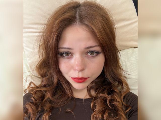 Welcome to cammodel profile for AriaBelisse: Dancing