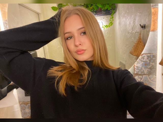 Adult chat with CamilleGrace: Travel