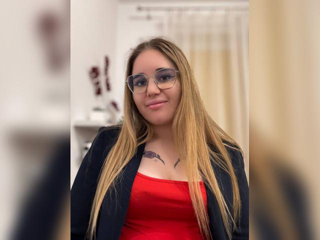 Adult chat with RosyX: Dancing