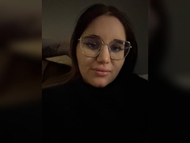 Welcome to cammodel profile for RosyX: Smoking