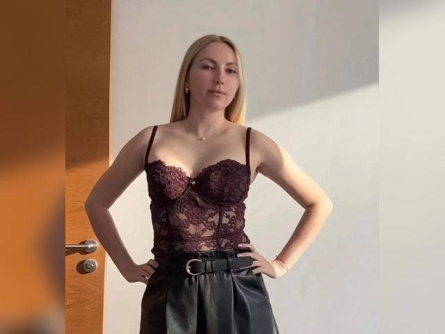 Welcome to cammodel profile for MissDesireX: Dancing