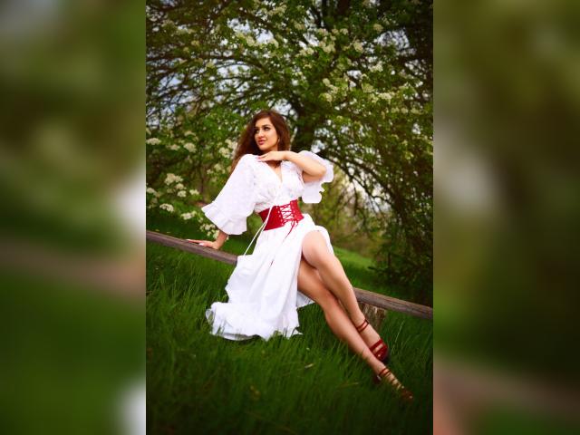 Welcome to cammodel profile for bellarose0503: Smoking