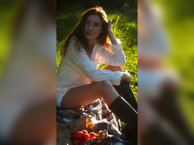 Explore your dreams with webcam model SweetStasy: Conversation