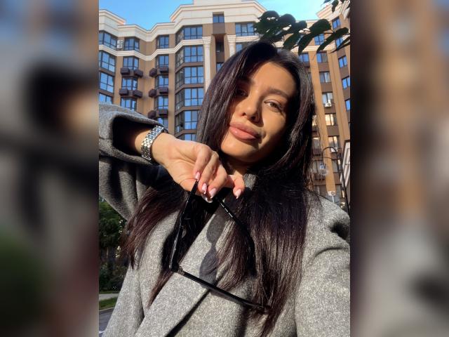 Why not cam2cam with Madina25