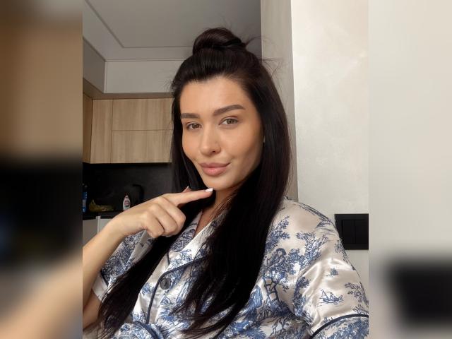 Adult chat with Madina25