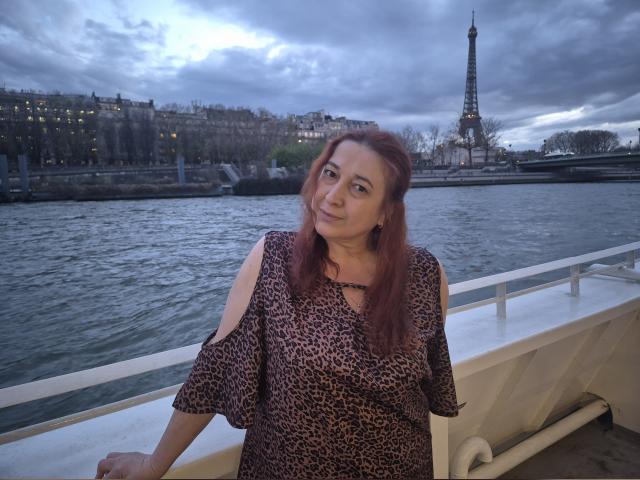 Adult chat with FoxyMature