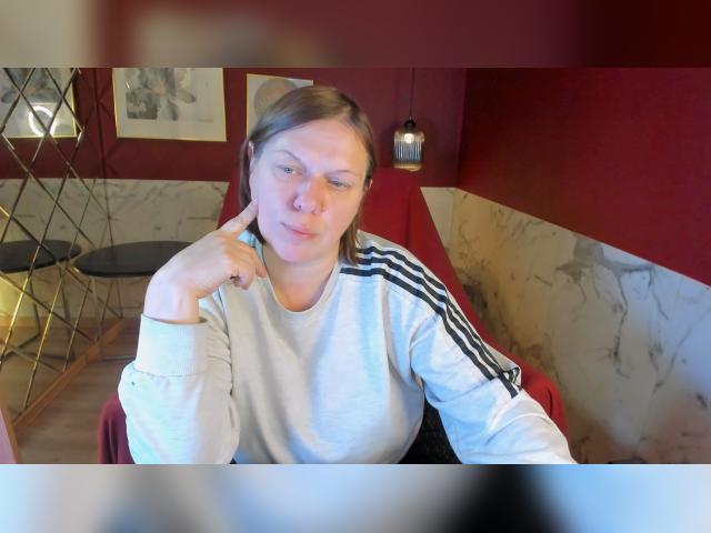 Adult chat with KellyPerfection: Kissing