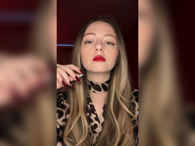 Welcome to cammodel profile for devilstarqueen: Smoking