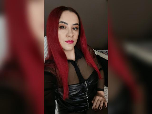 Adult chat with QueenJuliaA: Latex & rubber