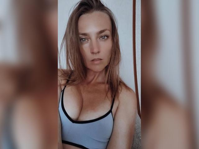 Visit Viccelle profile