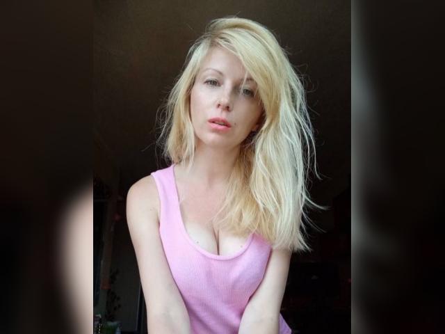 Visit MarshmellowRose profile