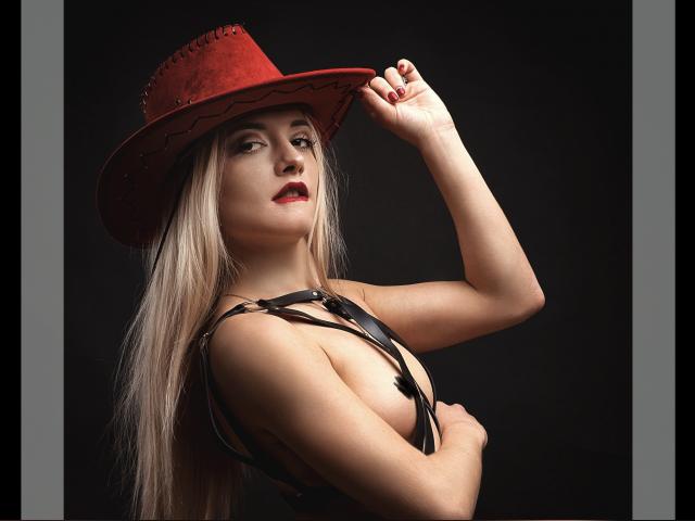 Visit lollyjull profile