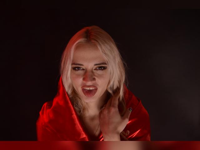 Visit lollyjull profile