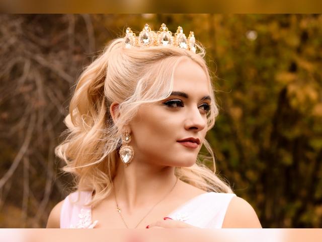 Visit lollyjull profile