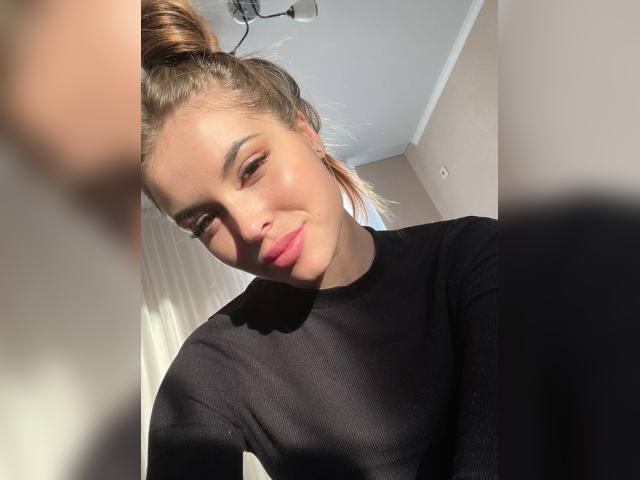 Visit SweeeettieGirl profile