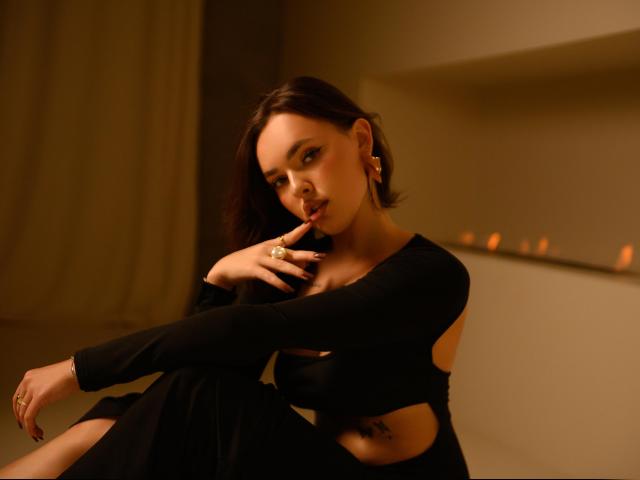 Visit LauraB74 profile