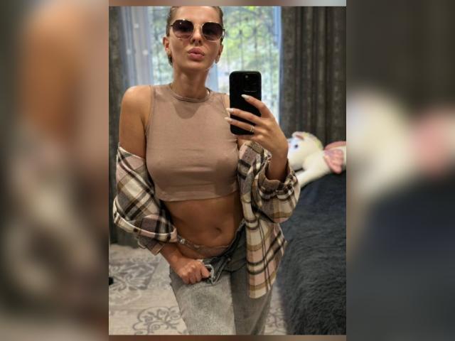 Visit 01chanel profile