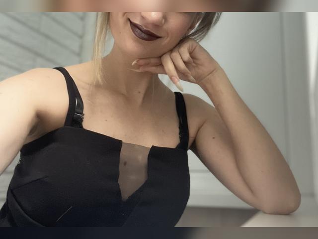 Visit MissSunnyXO profile