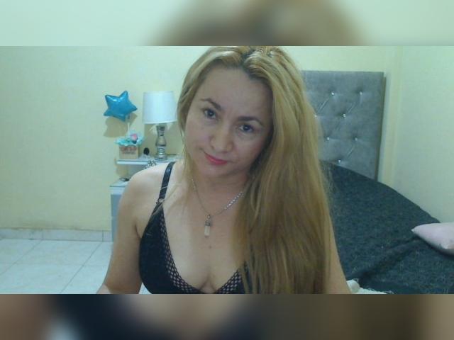 Visit dulcehot2025 profile