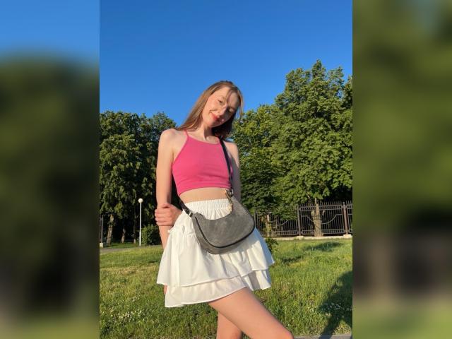 Visit LinnieE profile